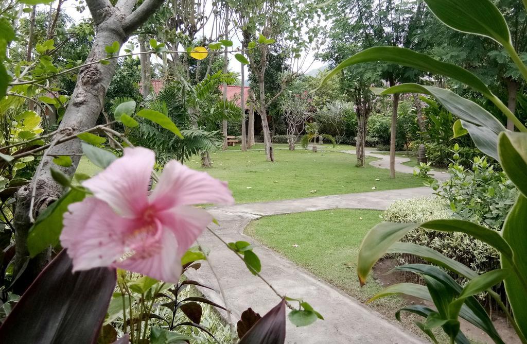 Van Karning Bungalow ペムテラン エクステリア 写真